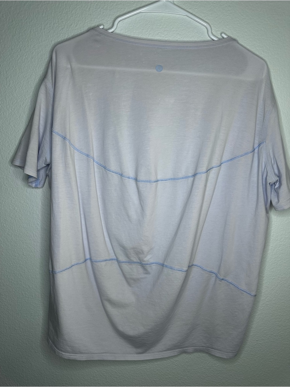 Lululemon Back in Action Short Sleeve T-Shirt *Nulu, pastel purple/blue - Picture 4 of 6